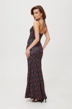 longue robe noire à fleurs