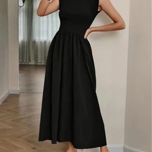 robe évasée noire élégante