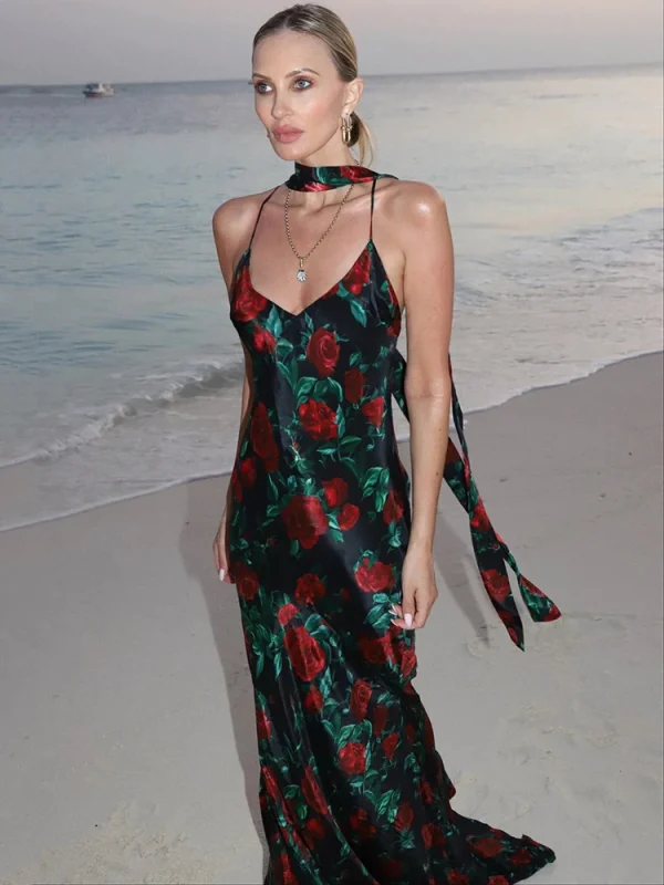 robe de soirée noire avec fleurs