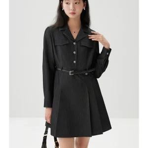 Robe noire plissée en jean