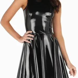 Robe noire en cuir chic