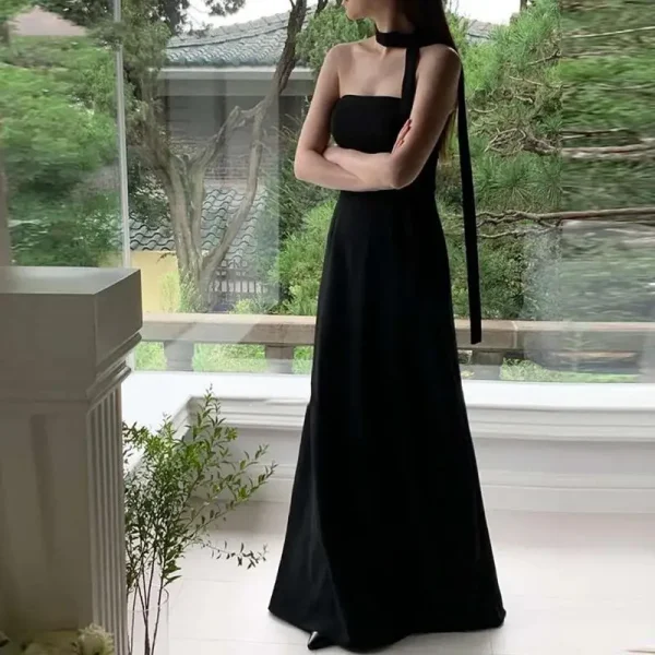 robe noire en satin