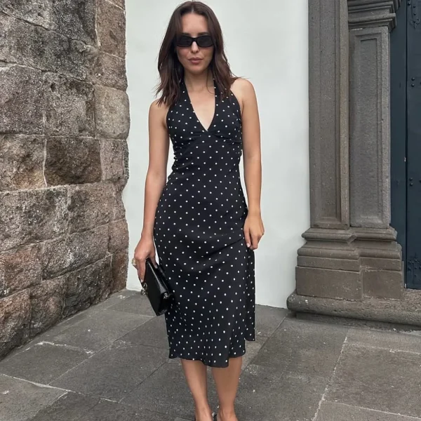 robe noire et blanche à pois